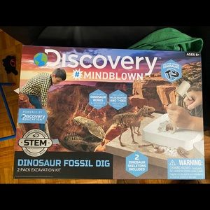 Discovery dinosaur fossil dig